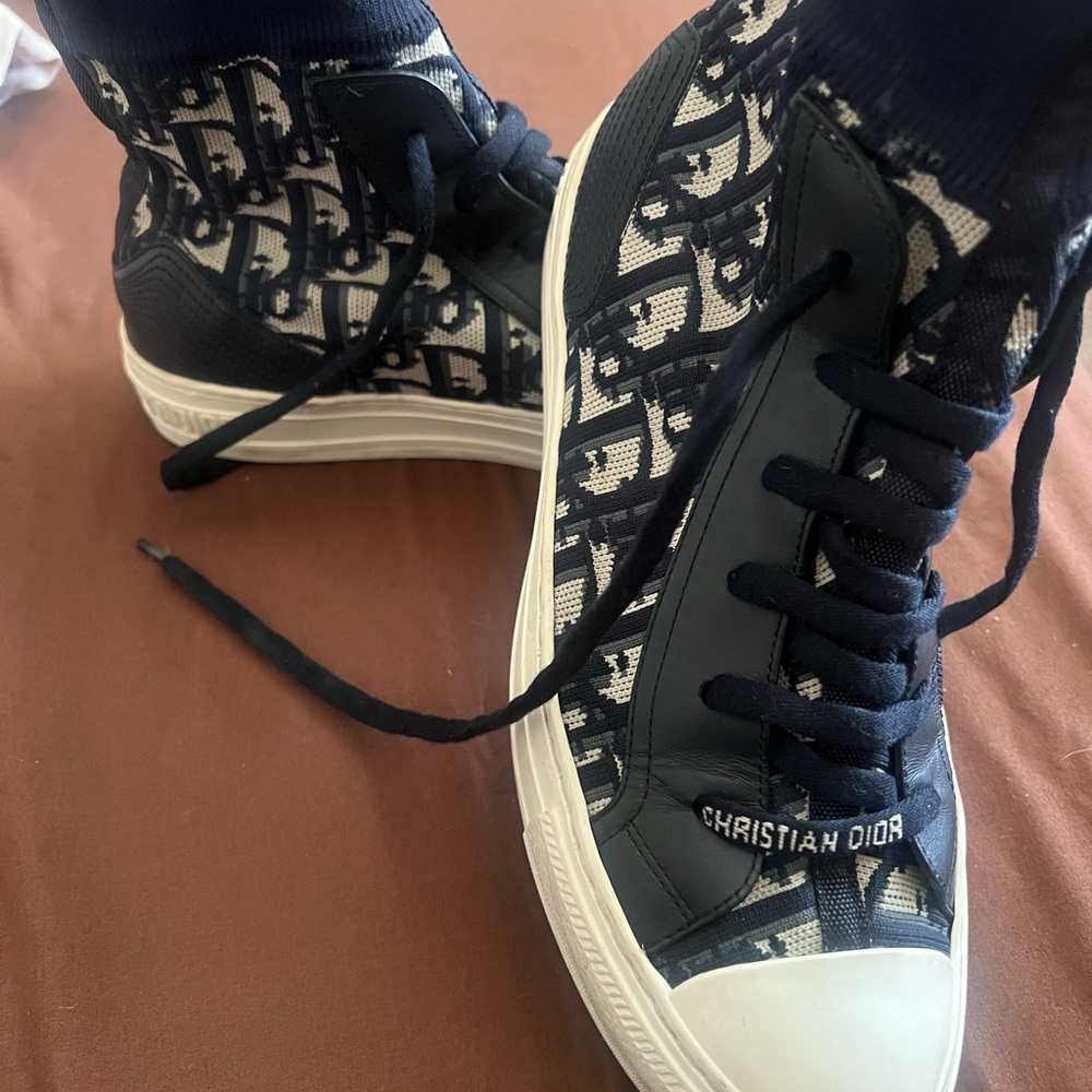 Dior Men’s Black and Cream High-Top Knit Logo Sneakers